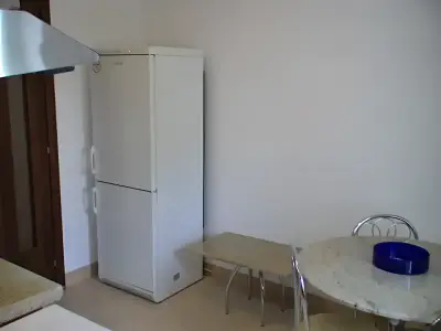 Apartament de inchiriere Sector 4 Bucuresti bucatarie cu masa